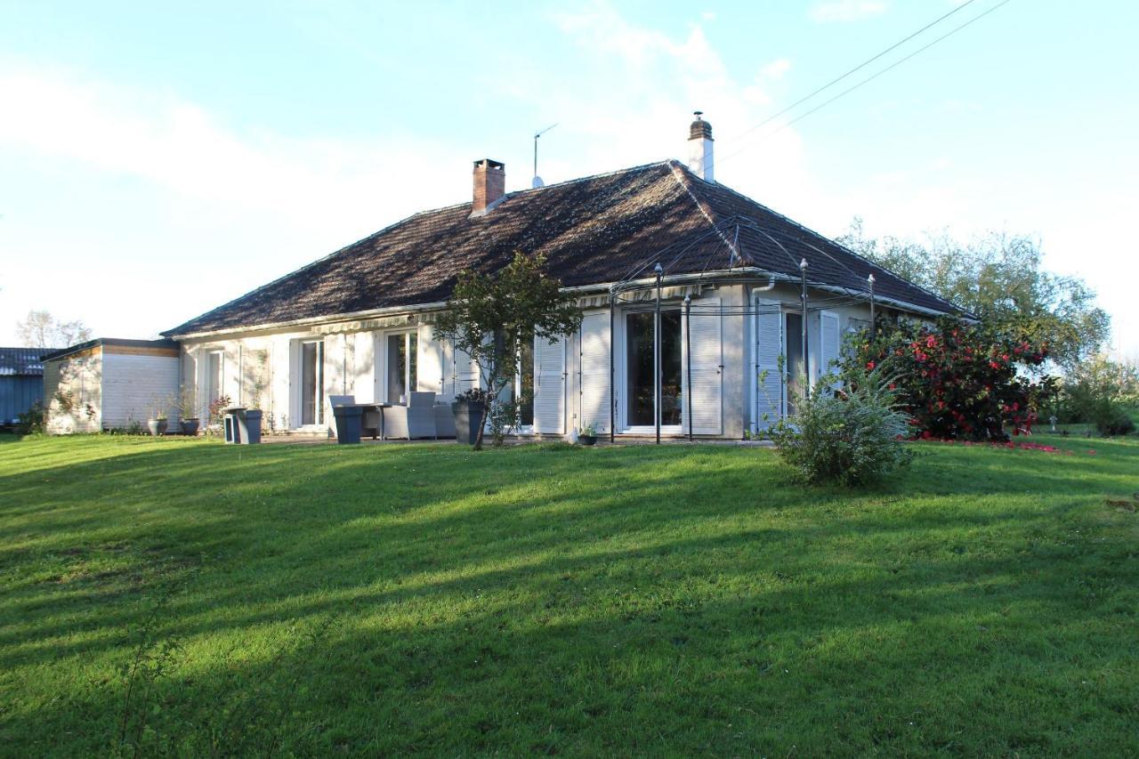 Le Pre Du Buis Bed & Breakfast Yvre-l'Eveque Ngoại thất bức ảnh