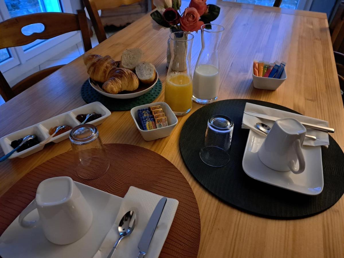 Le Pre Du Buis Bed & Breakfast Yvre-l'Eveque Ngoại thất bức ảnh
