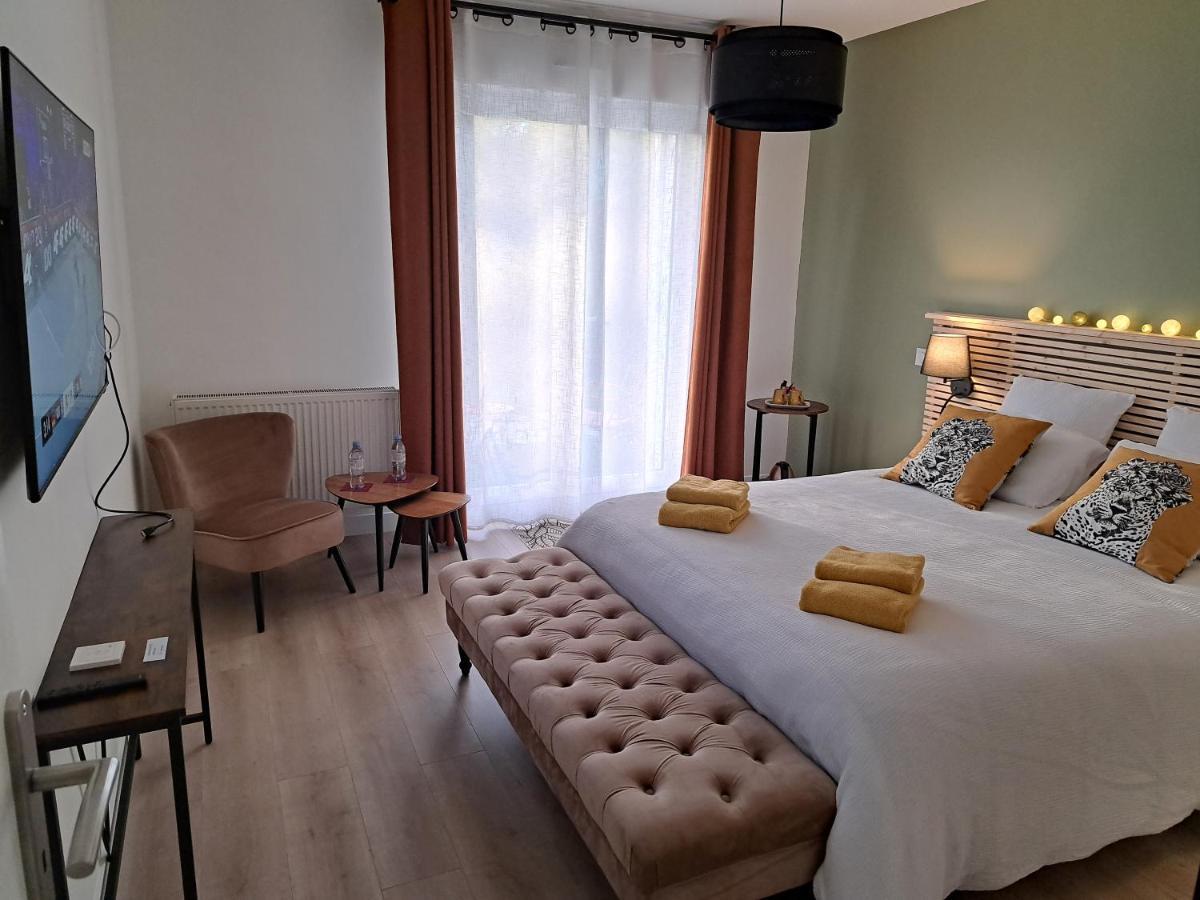 Le Pre Du Buis Bed & Breakfast Yvre-l'Eveque Ngoại thất bức ảnh